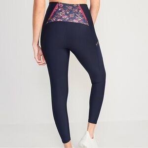 Old Navy Power Soft Side Pocket 7/8 Leggings Women’s Size S Navy Floral Back
